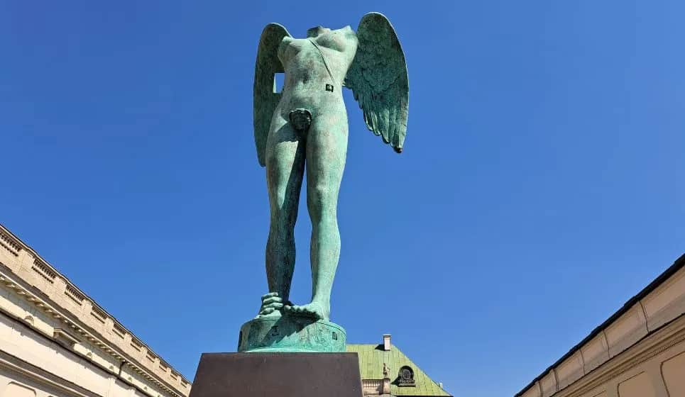 Igor Mitoraj Helios - fascynująca rzeźba, która zachwyca detalami