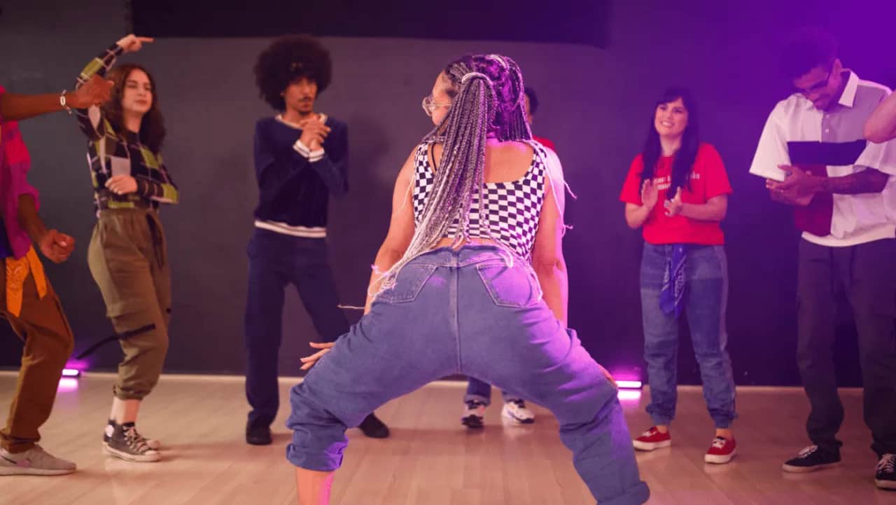 Tańce z ruchem bioder: Od Salsy po Twerk poznaj style