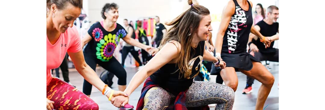 Jak wygląda taniec zumba – poznaj ruchy i radość z tańca