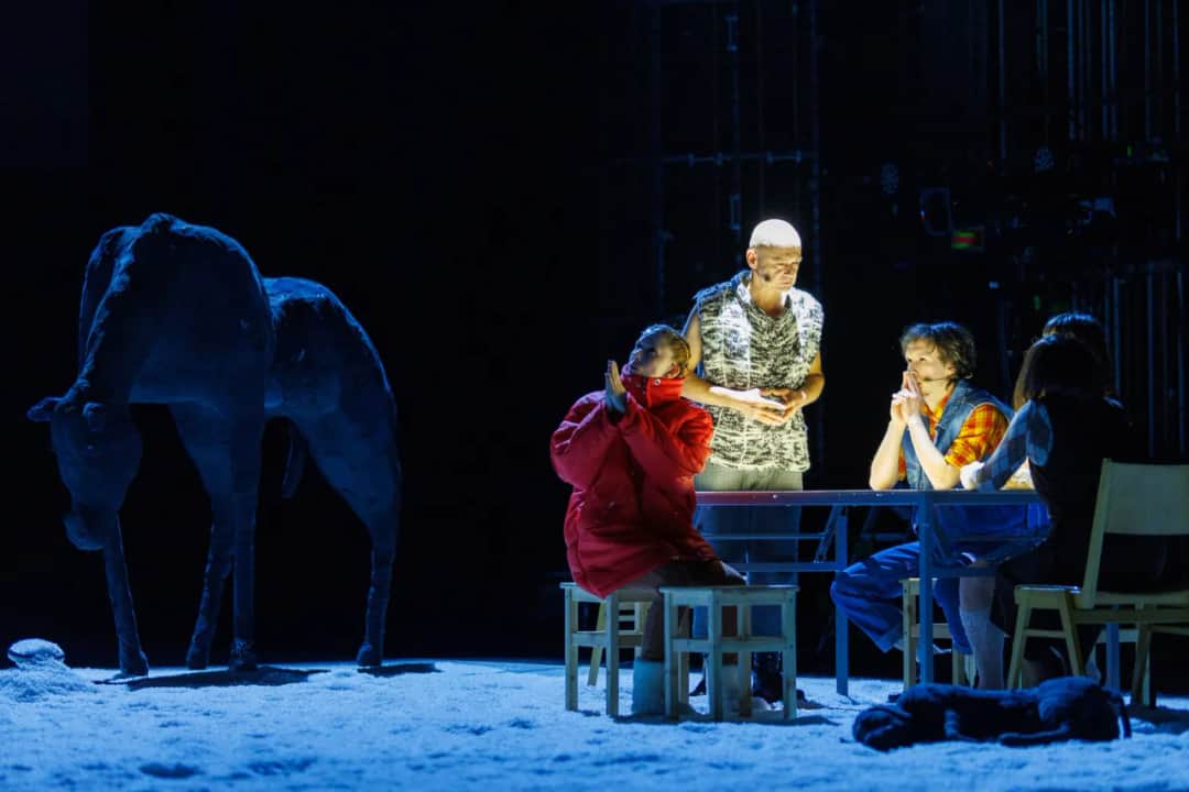 Recenzja niepokoju przychodzi o zmierzchu: co naprawdę myślą czytelnicy?