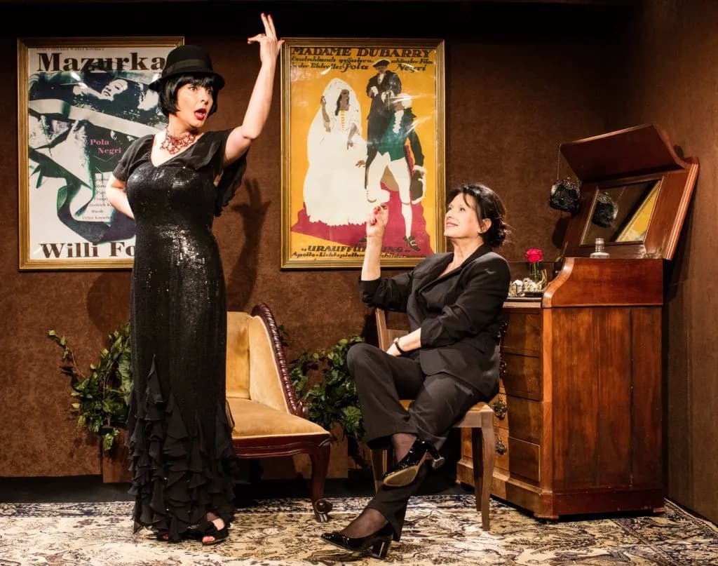 W czym do teatru? Odkryj eleganckie stroje na wyjątkowe wieczory