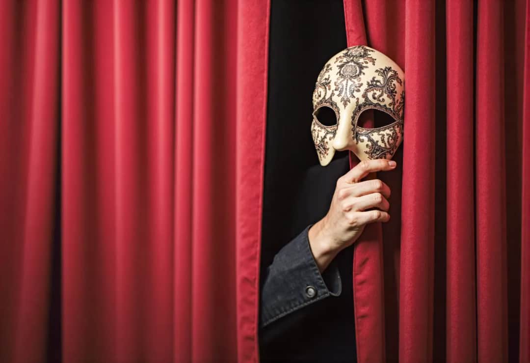 Scena Pełna Hazardu: Co Łączy Kasyno i Teatr?