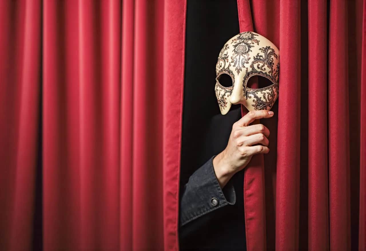 Scena Pełna Hazardu: Co Łączy Kasyno i Teatr?